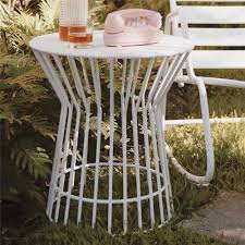 Novogratz Poolside Collection Roberta Outdoor Side Table White Walmart Com In 2020 Outdoor Patio Side Table Outdoor Side Table Blue Outdoor Furniture