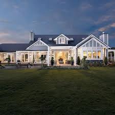 They also help soften the room because sharp corners are reduced. 53 Marvelous Australian Farmhouse Style Design Ideas Farmhousestyle Farmhousedecor Farmhousetable Australian Farmhouse Hamptons Style Homes Hamptons House