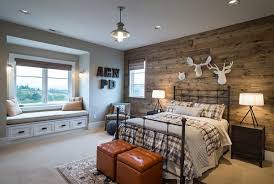 These are some beautiful bedrooms filled with great ideas for making the most of a small the trick to creating a lovely bedroom when square footage is limited is to make smart use of the space you do have, keep furnishings scaled to the room. 20 Fantastic Bedrooms With Pallet Walls Home Design Lover
