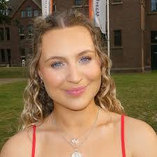 Jessica Rutter's Instagram, Twitter & Facebook