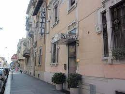 Il treno eurocity thello 139/140 da nizza per milano centrale, transita alla stazione di mignanego trainato da una doppia di locomotive e402b, la 175 e la 170 Hotel Nizza Reviews Milan Italy Tripadvisor