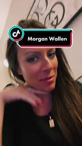 Amanda Paulino's Instagram, Twitter & Facebook