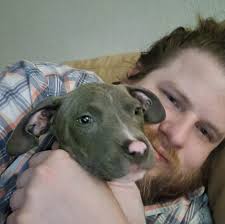 Why do players kick others after hugging them in Helldivers 2?