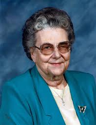 In memory of Jeanette Fenoli, late beloved mother of Randy Fenoli.  🌹✨🌹✨🌹✨ [Jeanette was born into a family of 8 siblings in Ohio. Though  raised in Idaho, during her life she lived