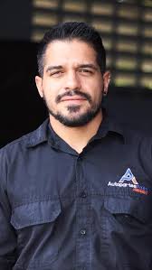 ¿Tu carro falla y no sabes por qué?, En Paoz hacemos diagnóstico y  programación con escáner profesional., Detectamos fallas de sensores y  resolvemos con precisión., Escríbenos para más información., ...