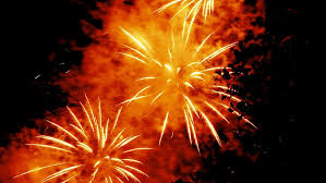 Les enfants font des coups de pinceau sur le carton, mélangent les couleurs, créent un feu d'artifice ! Feu D Artifice Annule A Beauvais Les Artificiers Etaient Ivres