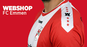 Fc volendam is een nederlandse voetbalclub afkomstig uit volendam.de club is opgericht op 1 juni 1977 als afsplitsing van rksv volendam (opgericht op 1 juni 1920).het tenue bestaat uit een oranje shirt en een zwarte broek: Fc Emmen Intersport Bols
