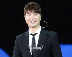 '사랑하는 가족과 사랑하는 여자와의 대립. ë°•ìˆ˜í™ 93ë…„ìƒ ì—¬ìžì¹œêµ¬ ì•„íŒŒíŠ¸ ëª©ê²©ë‹´ í‚¤ í¬ê³  ê¸´ ë¨¸ë¦¬ Mbn