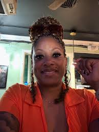 ✨Set an intention to be present and honor the time you have with the people  you love and cherish. Put those cell phones down and engage, make memories  and stay connected…✨ #Communicate #