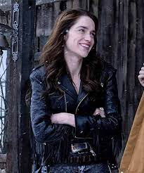 Pin By Ana On Melanie Scrofano Wynonna Earp Melanie Scrofano Dominique Provost Chalkley Katherine Barrell