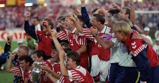 L'article est en rupture de stock! De Vandt Guld Til Danmark Ved Em I Sverige I 1992 Fodbold Sport