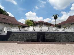 He was 87 years old. Memorial Tunku Abdul Rahman Putra Di Bandar Kuala Lumpur