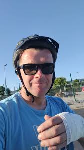 Simon (@simonsuttle)