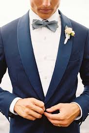 Abito da sposo uomo blu notte linea fashion d'avanguardia da poter indossare in qualunque occasione realizzato in raso di lana e seta made in italy 100%. L Abito Da Sposo Guida Alla Scelta Dell Abito Da Sposo Perfetto