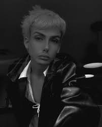 New cafe Looking kitchen hand We are looking for waiters, cashiers,  cleaners and kitchen helpers to join our team, helping to create a warm and  welcoming environment for customers. Casual/Full Time Starting