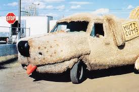 Mobile pet spa offers grooming at your curbside, home or business and includes all manner of hygiene and care. Dumb And Dumber Predicted The Dog Grooming Van Boom Bloomberg