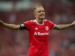 The intense gravity of a black hole, and resulting tidal forces at its event horizon, would squish people and spaceships into something far finer than jelly. Qual A Escalacao Do Inter Para A Partida Contra O Brasil De Pelotas Pelo Gauchao