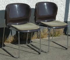 Den schrauben nach zu urteilen ist der stuhl mindestens 60 jahre alt. 2 X Drabert Sm 400 K Gerd Lange Design Stuhl Stapelstuhl Catheuer Raritaeten De