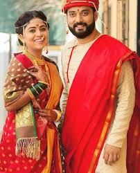 Barabandi Style With Puneri Pagdi For A Weddding Vidhi Marathi Wedding Couple Wedding Dress Wedding Dress Men