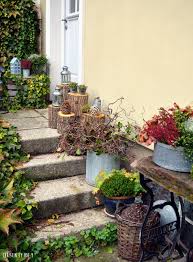 In ihrem zuhause wollen sie sich rundum wohlfühlen. Hof 9 Auf Den Baumstamm Gekommen Ein Diy Und Noch Viel Mehr Garten Deko Pagode Garten Garten Deko Ideen