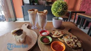 Royal safari garden resort and convention offers a variety of recreational and educational activities at water park, terrarium, Uniknya Mini Pizza Di Kota Denpasar Ini Harganya Murah Dan Bisa Bebas Request Topping Tribun Bali