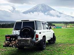憧れ車パーツ アウトドア向きな車をgetしたら絶対手に入れたい 3つのオプションパーツ ランクル 70 キャンプ アウトドア