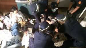 這部由當時不算一級紅星—— 在喜 及 韓彩英 主演的青春偶像劇起初並不被受看好，但憑著演員亮. Qjfzkrou8qwalm