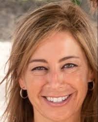 Robin Loveday's Instagram, Twitter & Facebook