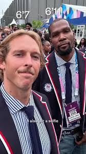 The selfie king 🤳👑 @Taylor Averill of @HawaiiAthletics shares his secrets 