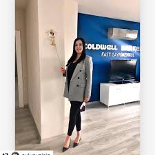 Repost Sulunyalcin Geride Mutlu Musterilerin Birakildigi Bir Islem Daha In 2020 Fashion Normcore Coat