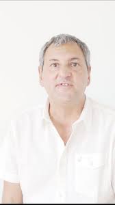 Rencontre 🎥 avec le Docteur Erick Gaston, un nouveau chirurgien  plasticien. 1 minute pour découvrir : , 🔹 Son parcours, 🔹 Pourquoi la  Clinique du Lac 🇫🇷 ?, 🔹 Quelle est sa vision de la chirurgie ...