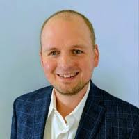 Robert Sandor's Instagram, Twitter & Facebook