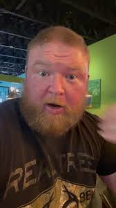 Let's be real… we've all seen (or been) at least one of these 😅 💢 Loud  grunting 📱 Sitting