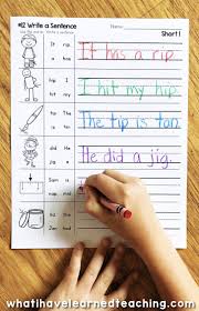 The workbook contains word family cvc sentences that are easy to read. Short I Phonics Worksheets Short I Cvc Words