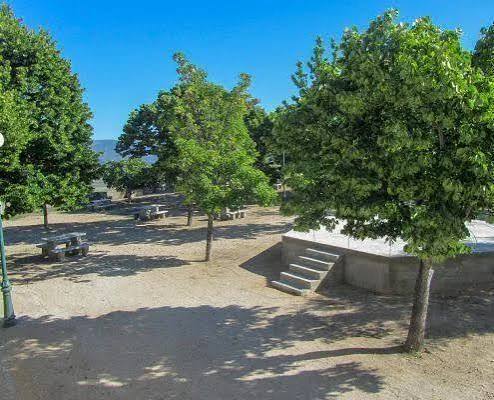 Que serra pode ser observada a partir do Parque de Merendas de Santo Antão?