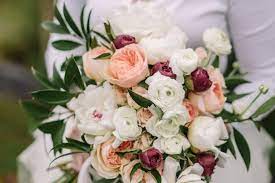 Our diy wedding flowers guide will show you the best ways to create beautiful wedding flowers from start to finish, and everything in between. How To Make A Diy Wedding Bouquet A Practical Wedding