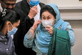 What kind of lives and personal relationships do doctors and nurses at a plastic surgery clinic have? Rosmah Files Bid To Nullify Her Solar Project Corruption Trial The Star