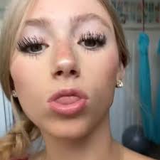 Stop staring at my legs hih🙈✨