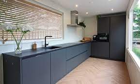 mat zwarte keuken in de kleur nano met dekton werkblad moderne keukens keukentrends moderne keukens keuken idee keuken ontwerp