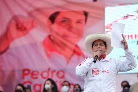 El candidato presidencial de perú libre, pedro castillo, anunció hoy que de ganar las de otro lado, castillo señaló que respetará los derechos laborales de los trabajadores de la gran. Pedro Castillo Candidato A La Presidencia De Peru Ataca A La Prensa Y La Sip Lo Cuestiona Internacional Noticias El Universo