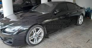 Fitur comfort access juga hadir pada the new 8 series, fitur ini memungkinkan pengemudi untuk membuka pintu mobil dan menghidupkan mesin tanpa harus menyentuh kunci. Bmw 640i Gran Coupe Arac