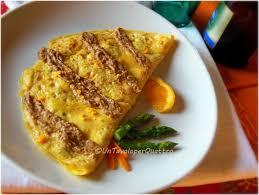 Uova sbattute con aggiunta di sale, eventualmente pepe e talvolta un goccio di latte; Omelette Con Asparagi E Crema Di Tonno All Arancia