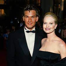 Patrick wayne swayze was born on august 18, 1952 in houston, texas, to patsy swayze (née yvonne helen karnes), a choreographer, and jesse wayne swayze, a chemical plant engineer draftsman. Patrick Swayze 57 Seine Witwe Versteigert Geliebte Erinnerungsstucke