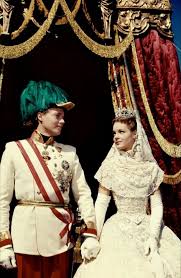 Sissi brautmoden, hochzeit, heiraten, braut, brautkleider, ehering, trauring, schmuck, schleier, herrenanzug, hochzeitskleid, festliche mode, hochzeitsmode, abendmode. Pin Auf Photography Famous People I Like