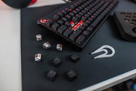 The logitech g pro x gaming keyboard is one of the first mainstream keyboards with fully swappable mechanical switches and it comes in a tkl size. Logitech G Pro X Keyboard Change Mechanical Switches Yourself Techzle
