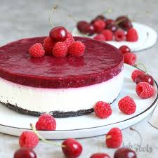 No Bake Griechischer Joghurt Kuchen Mit Beeren Bake To The Roots Rezept Joghurt Kuchen Beerenkuchen Griechischer Joghurt