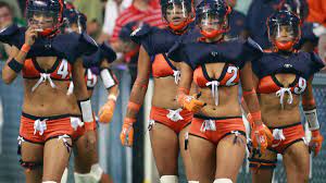 Schumacher, auch auf american football zu, obwohl dort sehr viel verstärkter unterschiedliche spielertypen benötigt würden. Frauen Football Bilder Fotos Welt