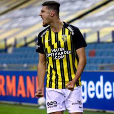 Chelsea set to open contract negotiations with teenage forward. Armando Broja Could Show England He Is Ready For A Spot In The Chelsea Senior Squad