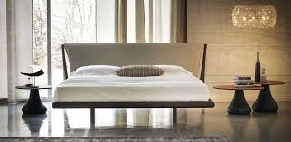 La madia plenum è il mobile contenitore dai differenti effetti materici, perfetto per dare un tocco di design a soggiorno, sala da pranzo e cucina. Nelson Cattelan Italia Beds Biancheria Da Letto Moderna Letto In Pelle Mobili Da Camera