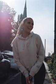 Her birthday, what she did before fame, her family life, fun trivia facts, popularity rankings, and more. Isabelle Eriksen 22 Oslo